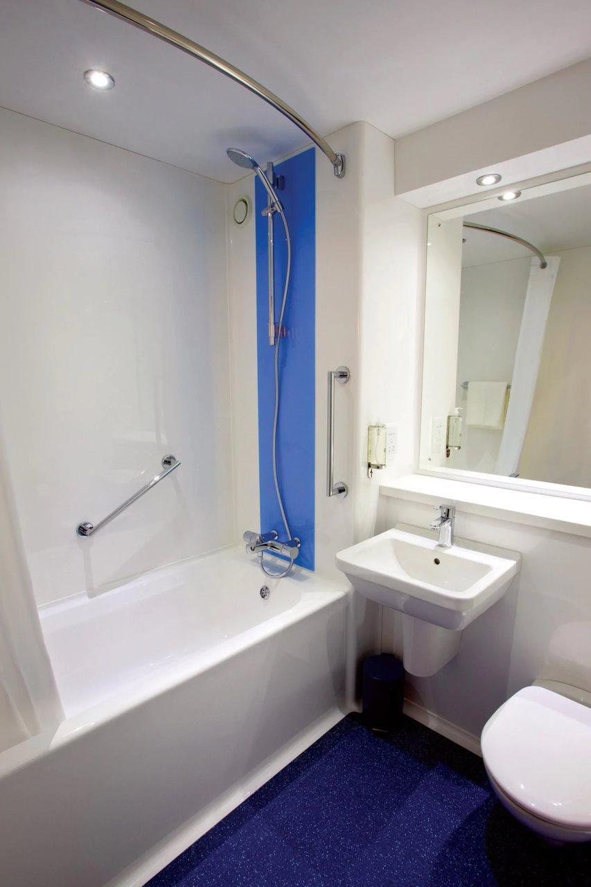 Travelodge Cardiff M4 Extérieur photo