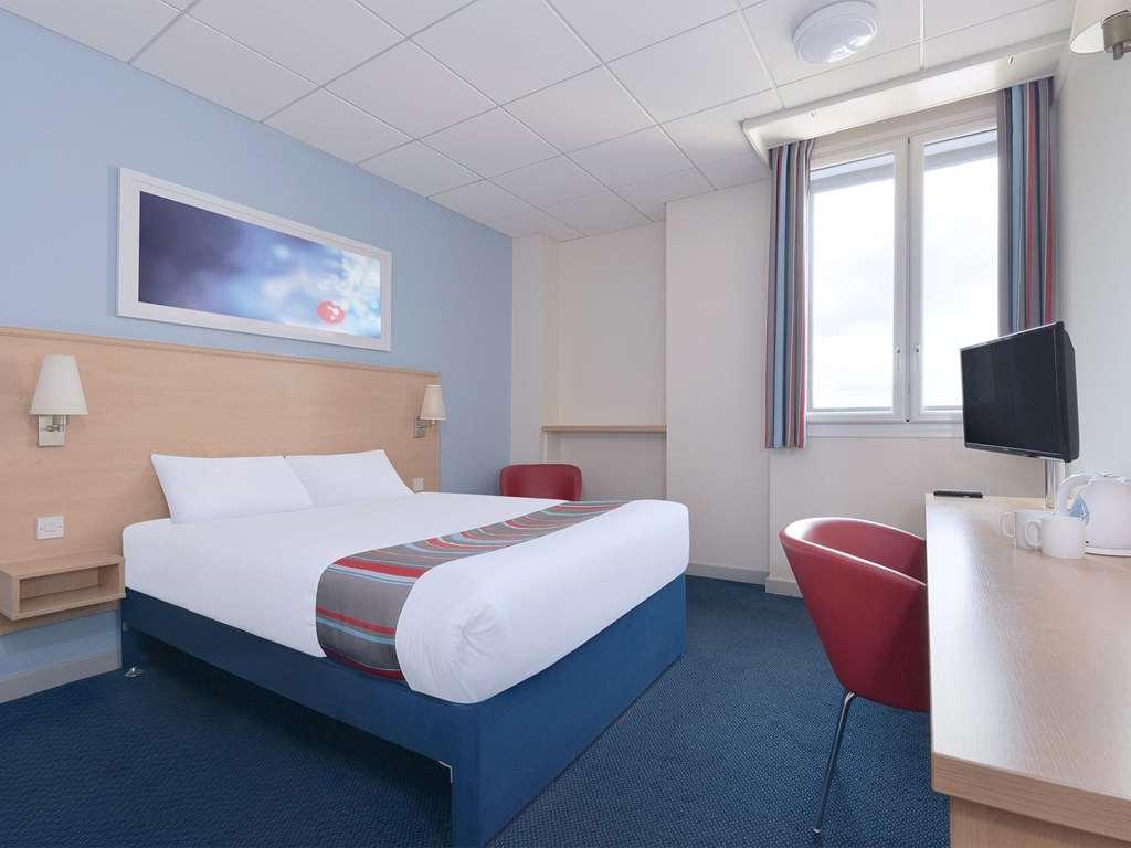 Travelodge Cardiff M4 Chambre photo