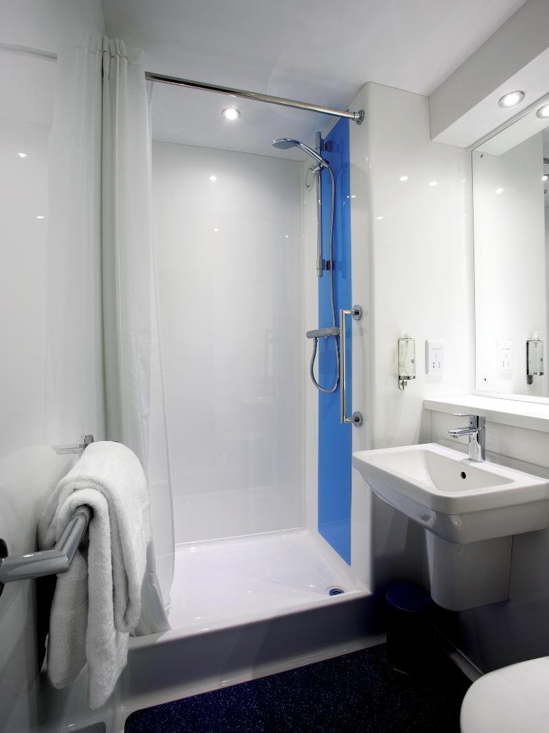 Travelodge Cardiff M4 Extérieur photo